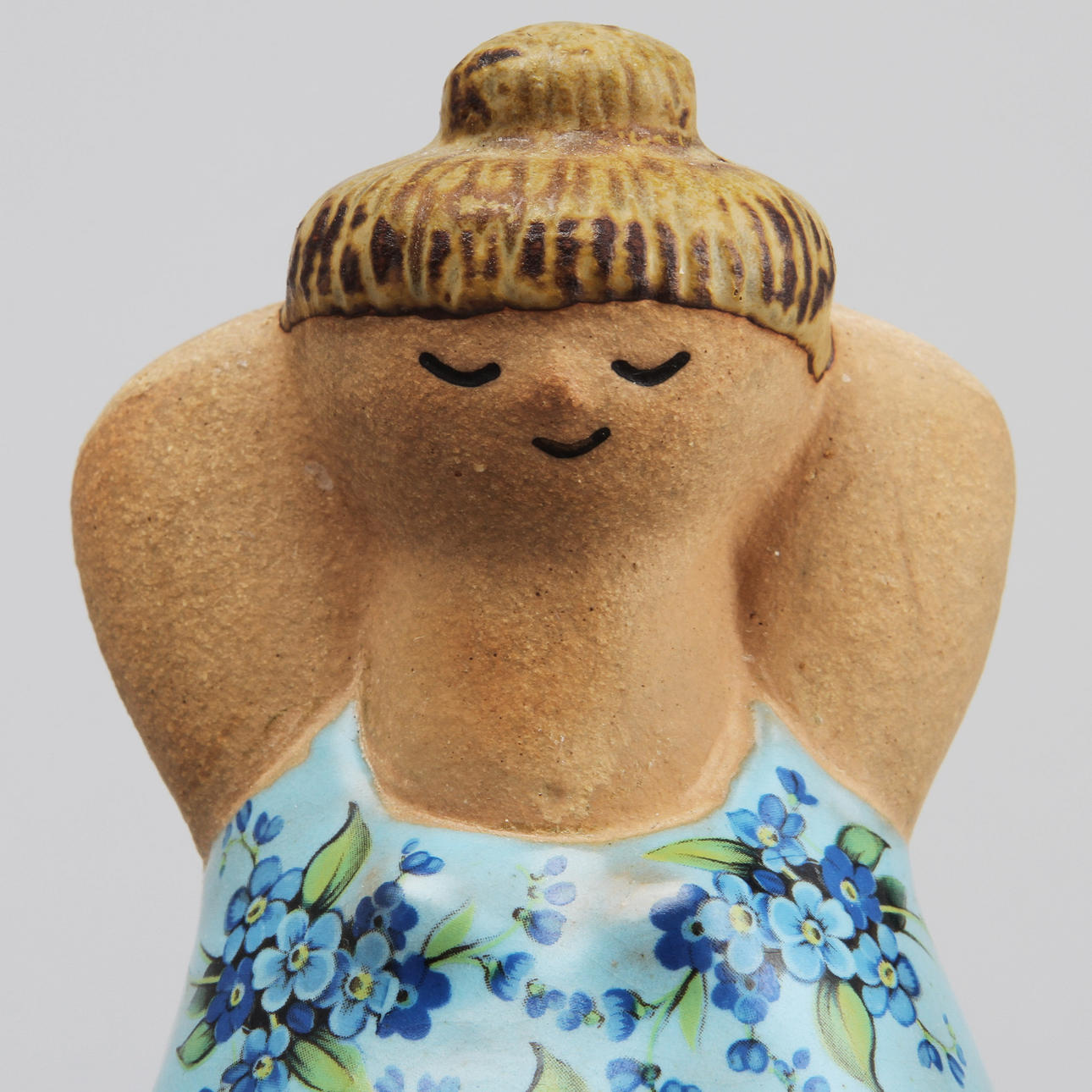 LISA LARSON. Figurin, stengods med cromotryckt dekor, "Emma", Gustavsberg.