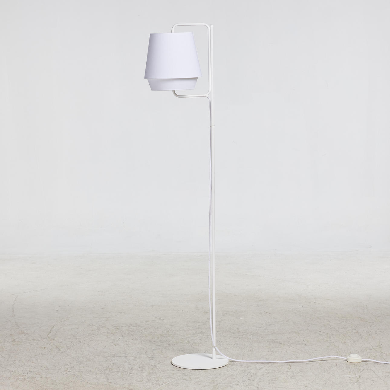 NOTE DESIGN STUDIO. "Elements" floor lamp, for Zero, frame in white lacquered metal and white textile lampshade, labeled on the inside of the lampshade.