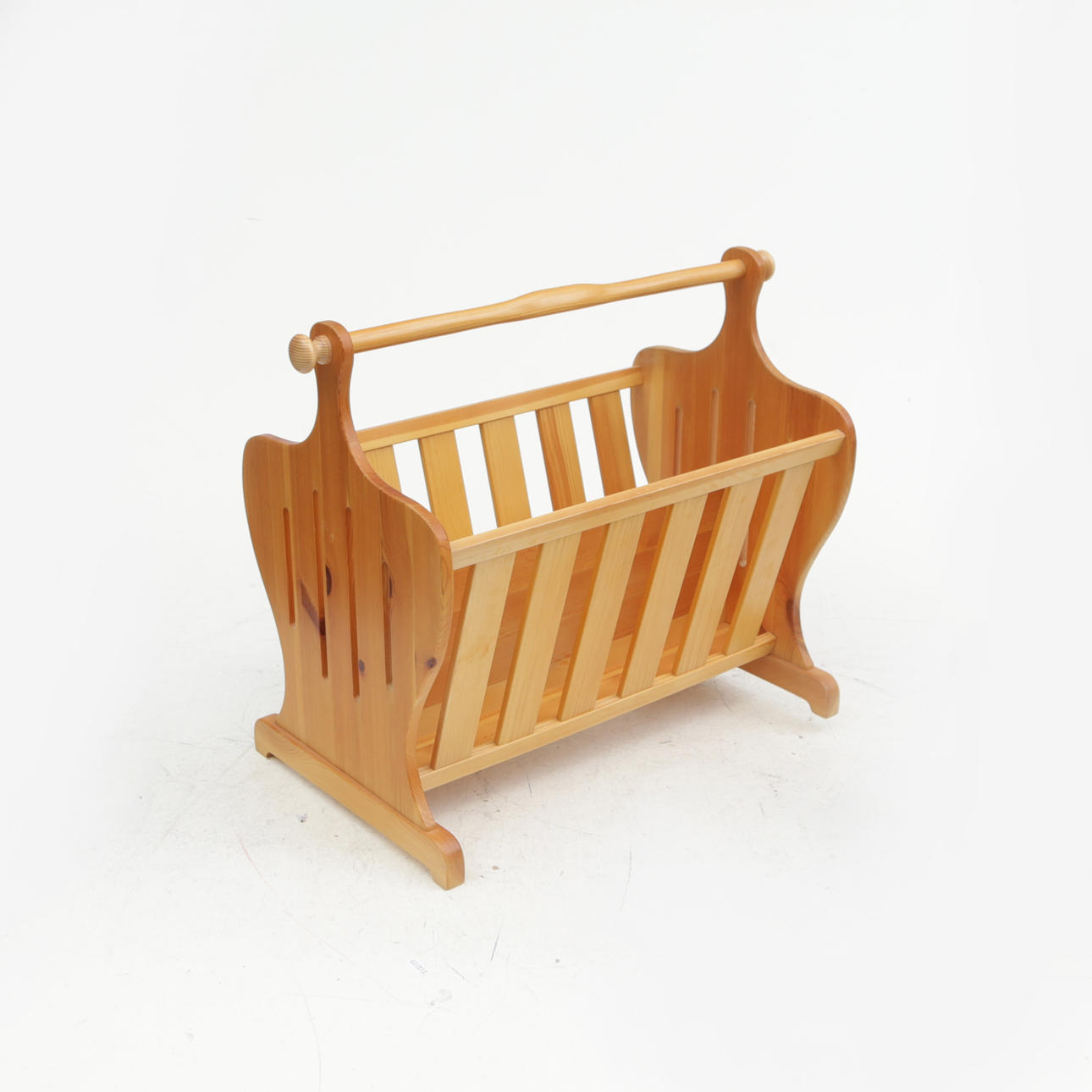 ZEITUNGSSTÄNDER, Holz, 20. Jahrhundert.