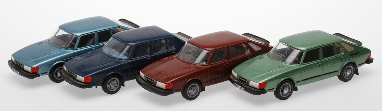 MODELLBILAR, plast, 4 st, Saab.