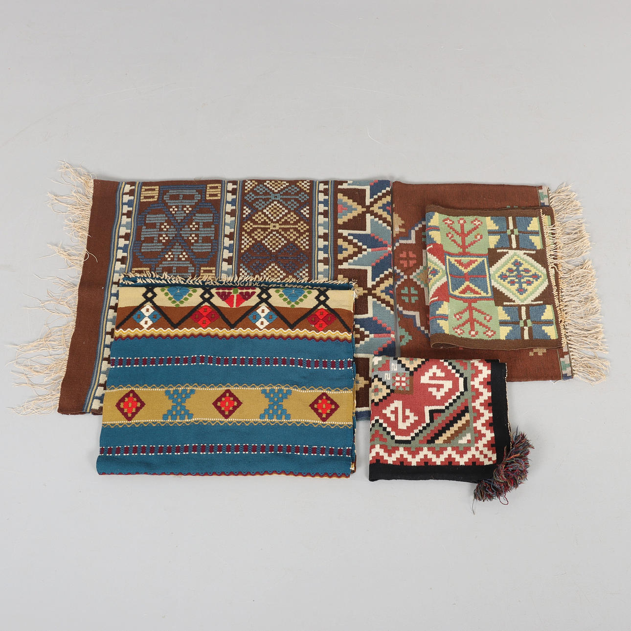 TEXTILES, 5 pcs, Skåne 18/1900s.