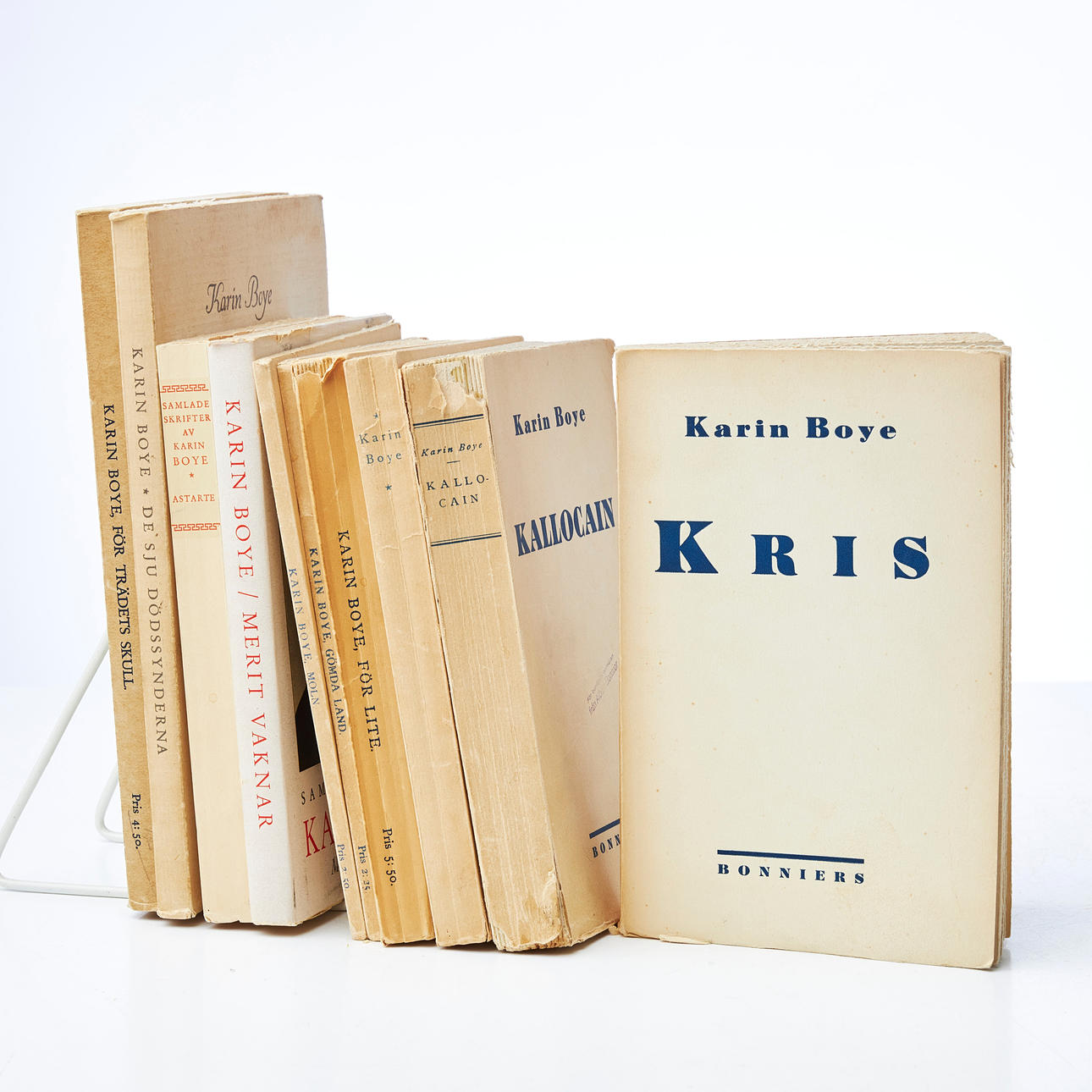 KARIN BOYES DEBUT M. FL. (12).