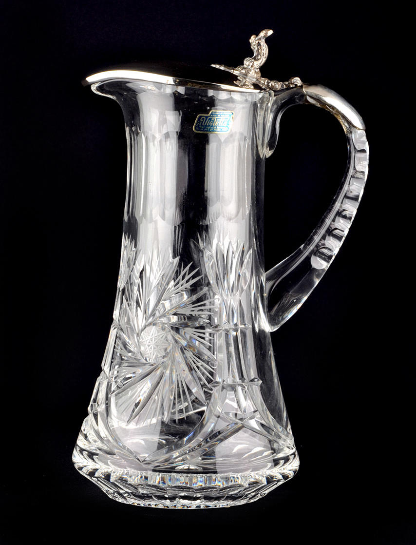 VIOLETA. kristall karaff med silverfäste 800/1000.