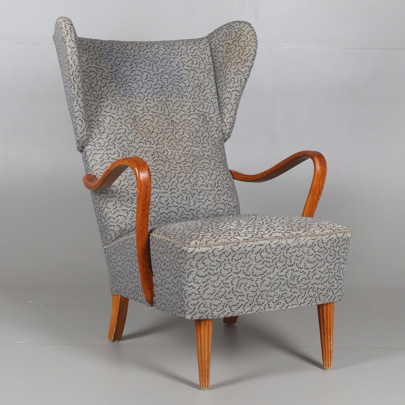 ÖRONLAPPSFÅTÖLJ, omkring 1900-talets mitt.