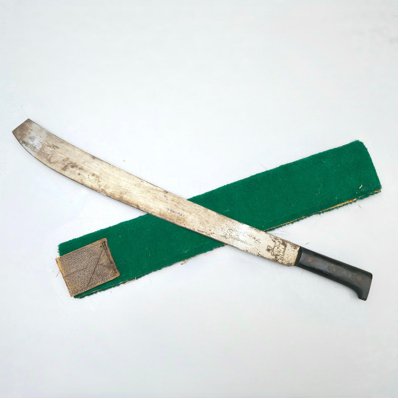 MACHETE ”TIMMERHUGGARE” I JÄRN OCH TRÄ.