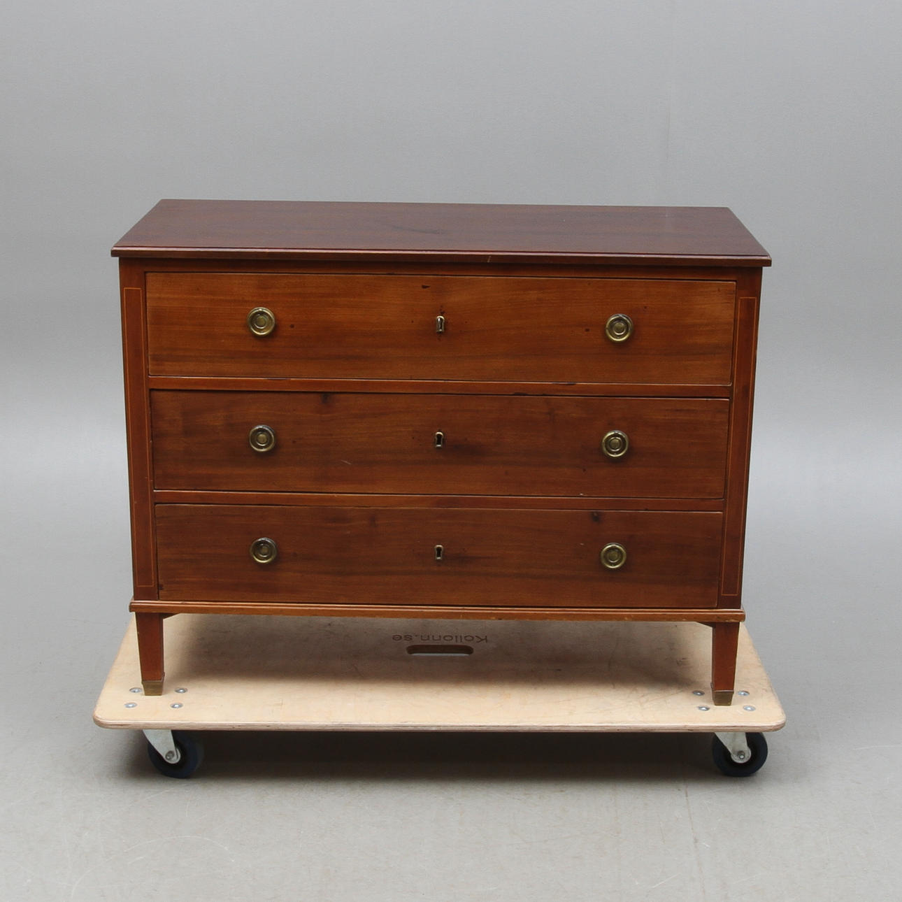 BYRÅ, sengustaviansk, 1800-talets första hälft.