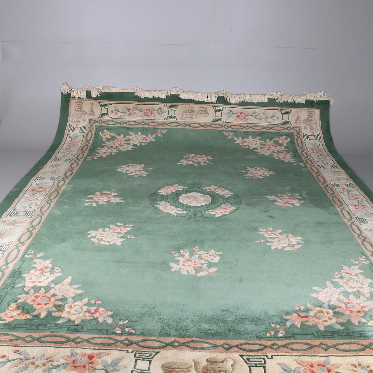 MATTA, Kina, 365 x 274 cm.