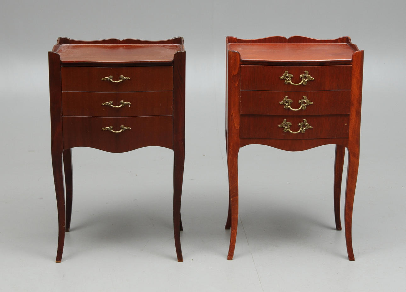 NATTDUKSBORD, 2 st, Louis XV-stil, 1900-tal.