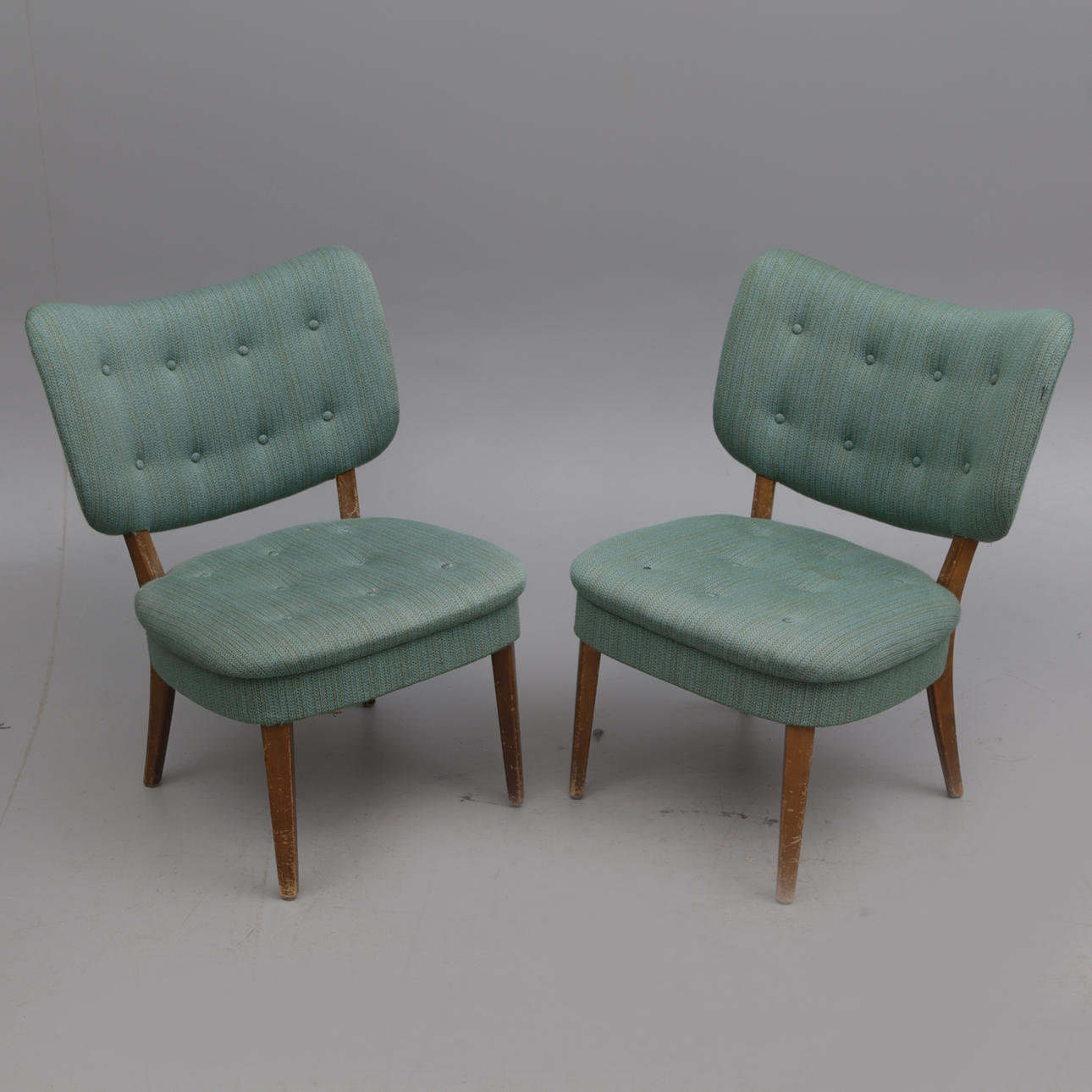 FÅTÖLJER, 2 st, gröna sitsar, 1900-tal.