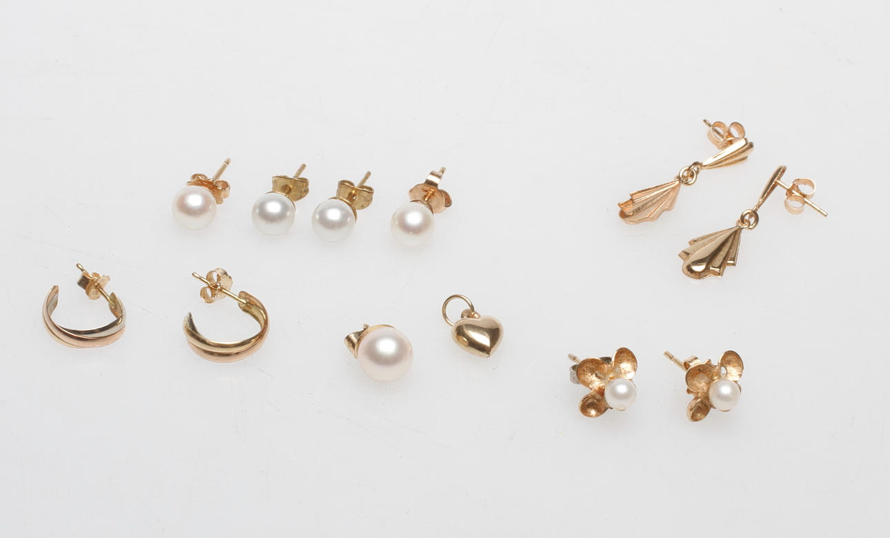 ÖRHÄNGEN, 5 PAR SAMT HÄNGEN, 2 ST, 18k guld, vikt ca 6,6 gr.