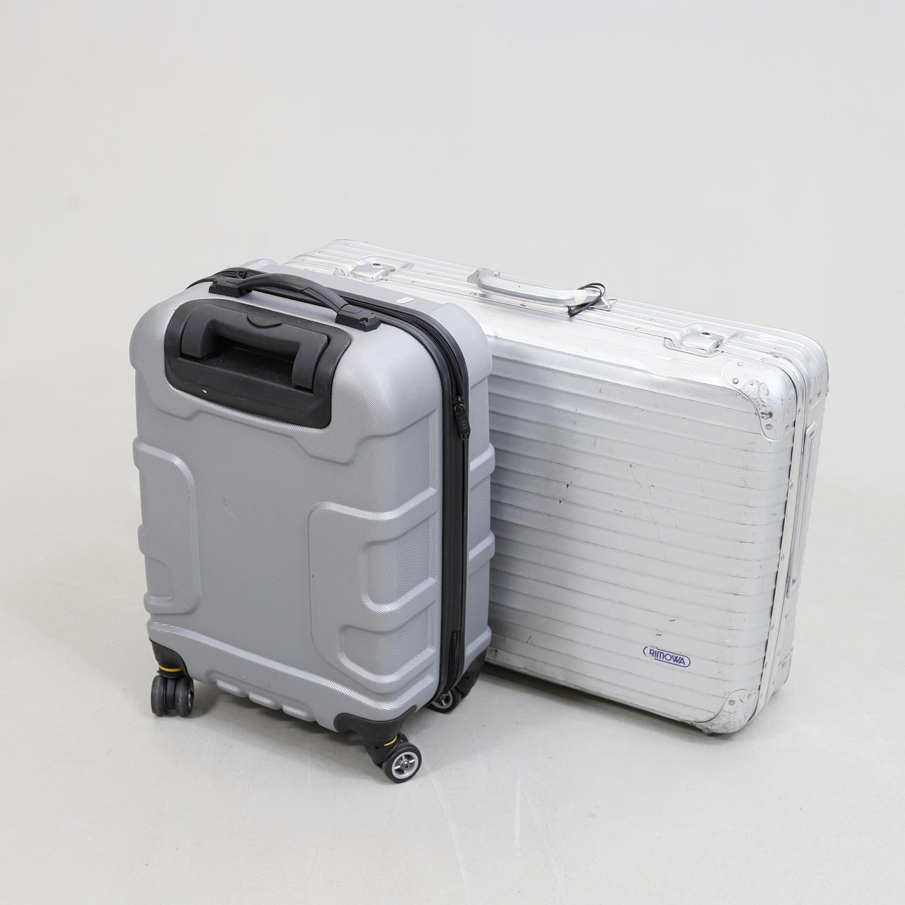 REVÄSKOR, 2 st, bl.a. Rimowa, 1900-tal.