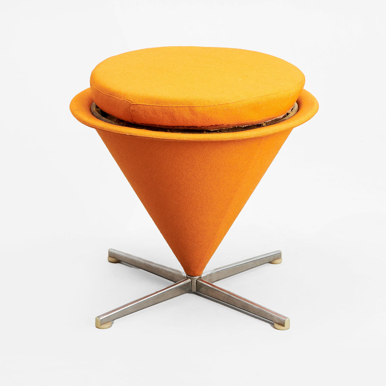 VERNER PANTON. Pall, "Cone", Danmark 1900-talets andra hälft.