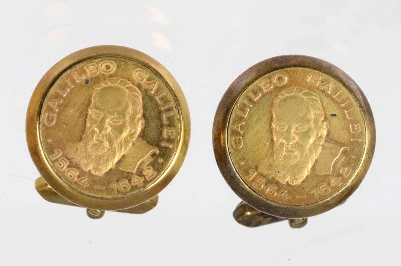 MANSCHETTENKNÖPFE, MIT GALILEO GALILEI.