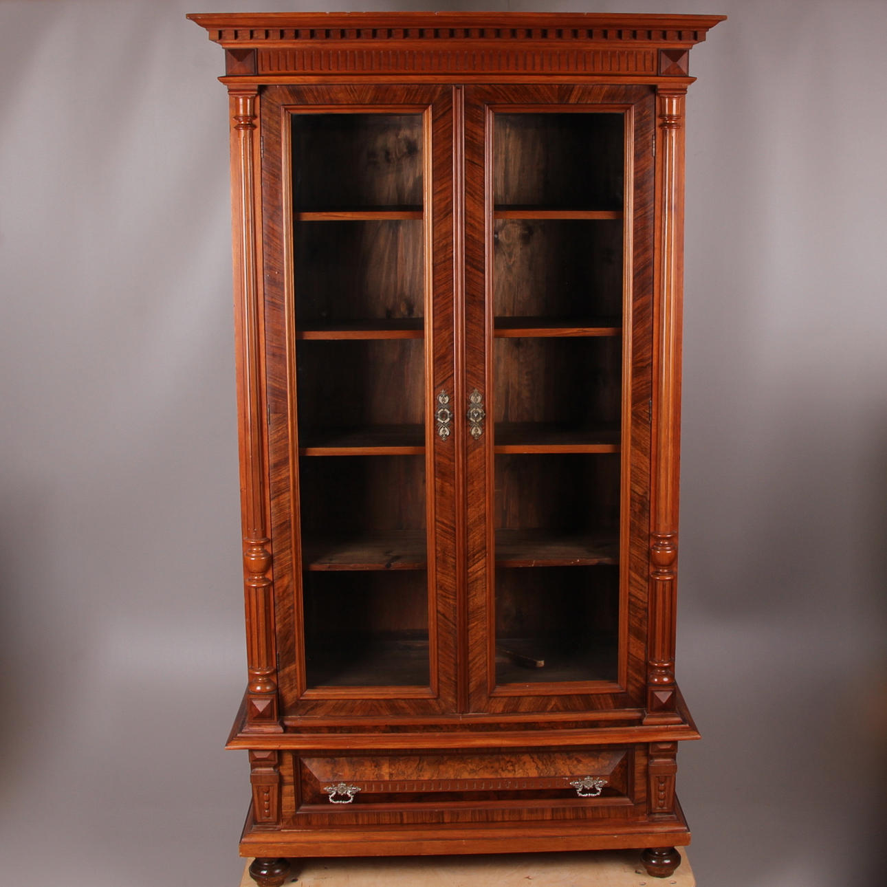 BOKSKÅP, nyrenässans, 1800-tal.