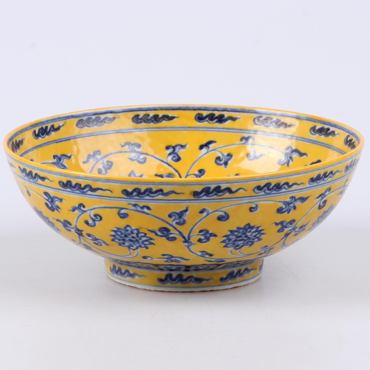 SKÅL, porslin, med Xuandes sex karaktärers märke, Kina.