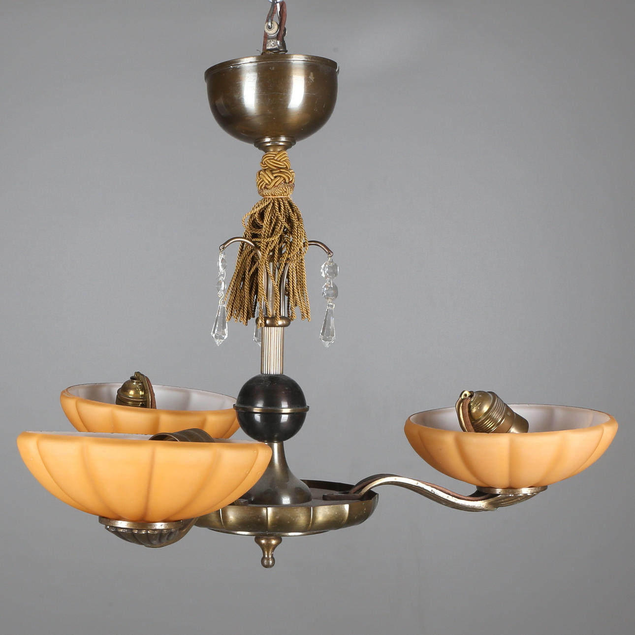 TAKLAMPA, 1900-talets mitt, höjd 50 cm.