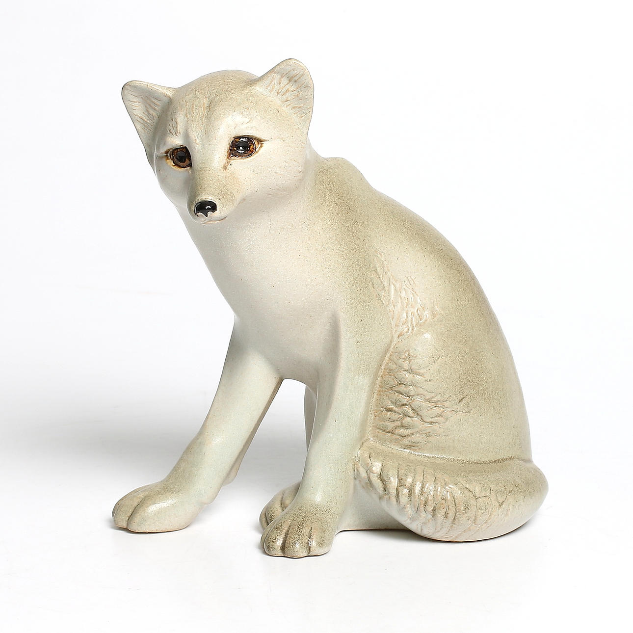 PAUL HOFF. Figurin, stengods, "Fjällräv" för WWF, Gustavsbergs Studio. Limited Edition om 500 ex. 1900-talets andra hälft.