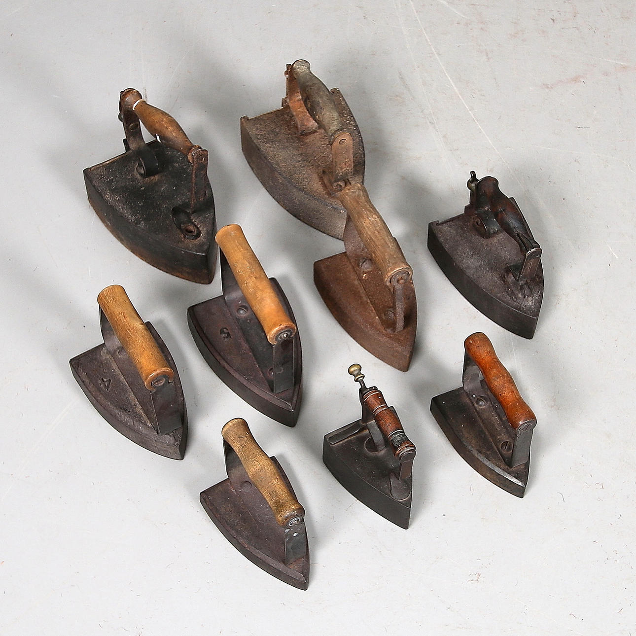 STRYKJÄRN, 9 st, 1800-tal.