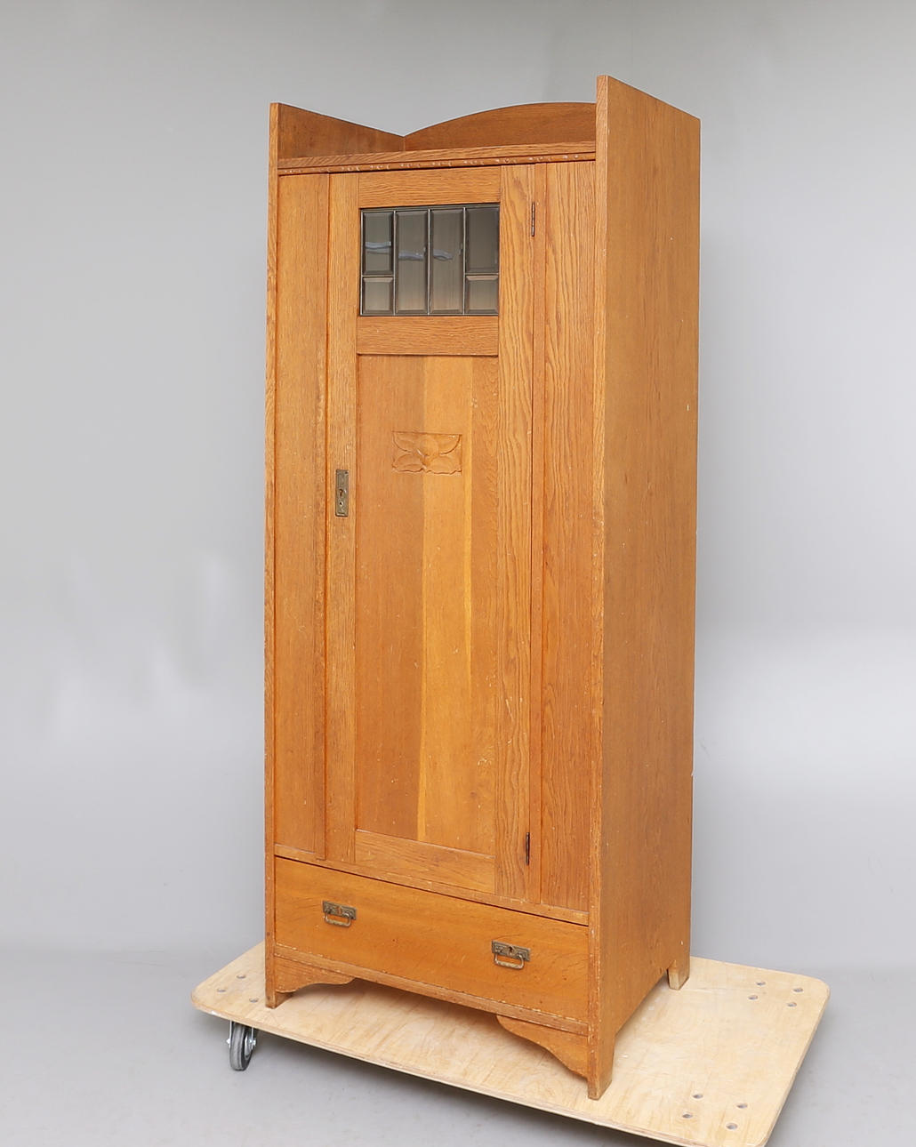 KLÄDSKÅP. jugend, 1910/1920-tal.