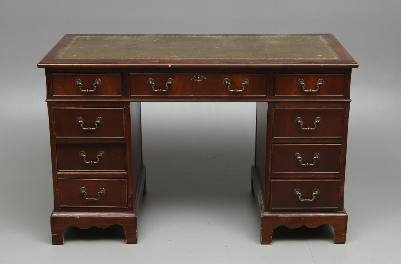 SKRIVBORD, engelsk stil, 1900-tal.