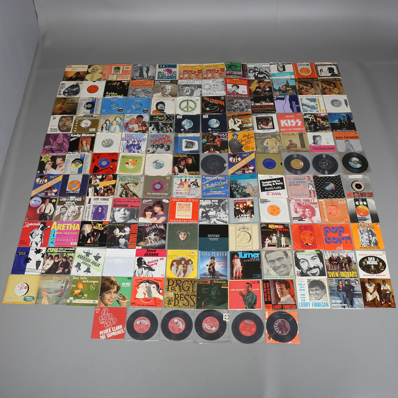 PARTI SINGELSKIVOR, 138 st, blandade artister.