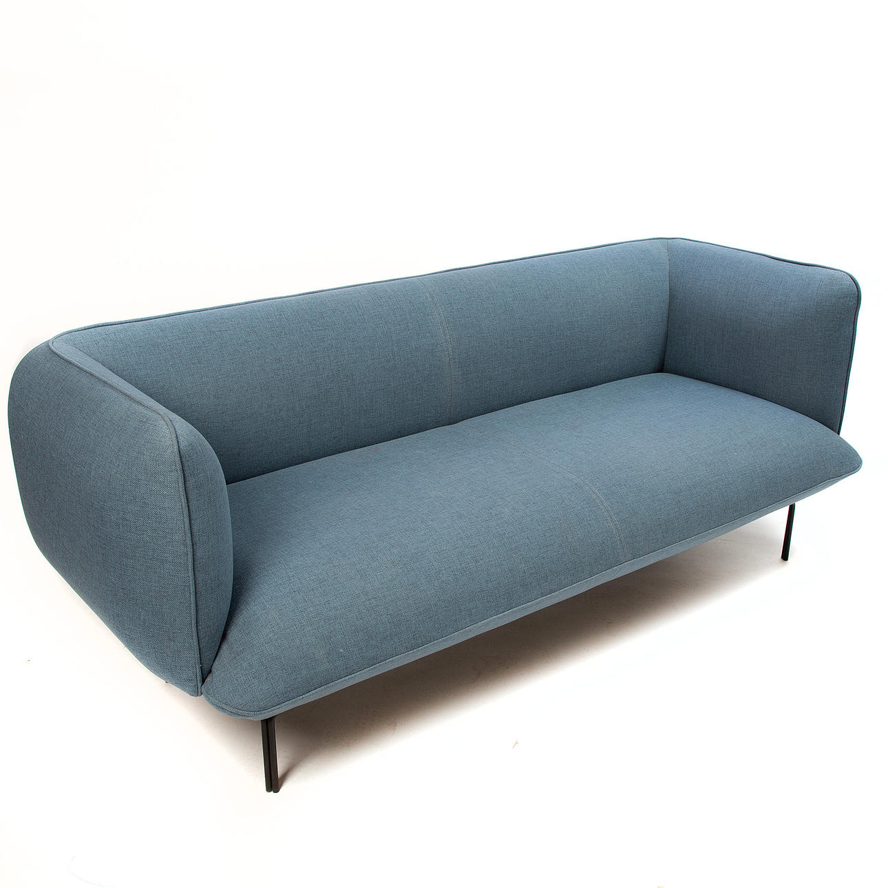 YONOH CREATIVE STUDIOS. Soffa, "Cloud", Bolia.