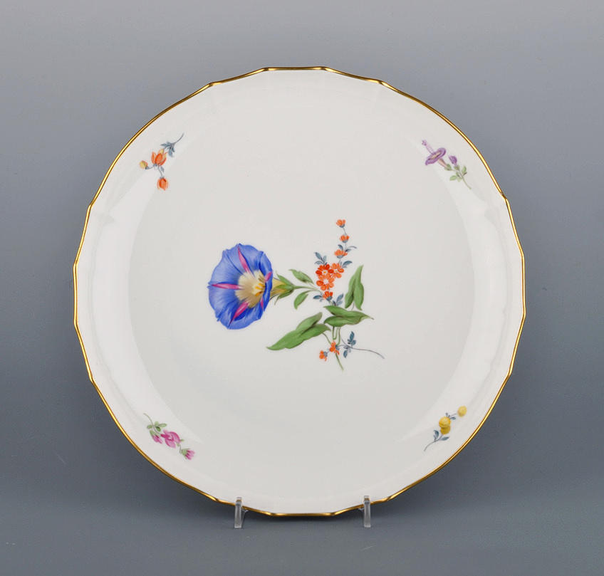 MEISSEN. Bakverk tallrik i blom 1 dekor, 1900-tal.