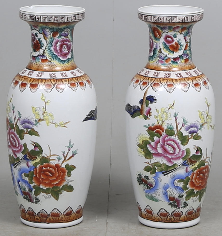 GOLVVASER, ett par, ostindiska, 1900-tal.