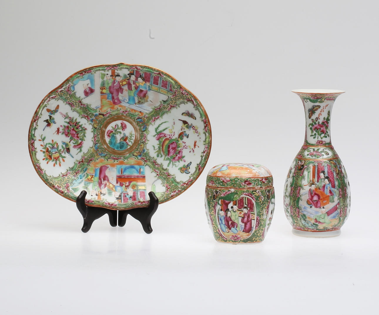 FAT, VAS samt LOCKURNA, keramik, Kina, 18/1900-tal.