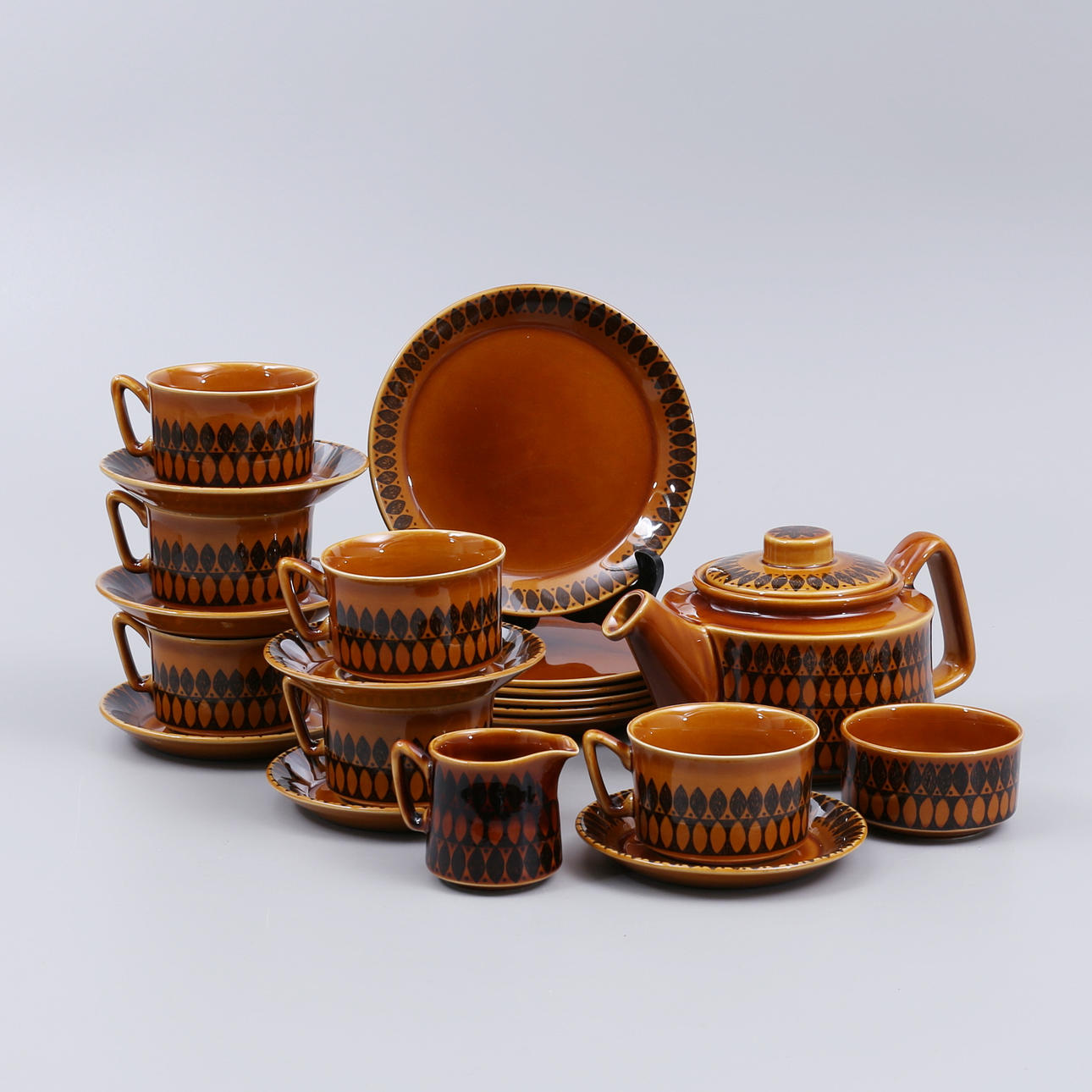 GRO PEDERSEN CLAUSSEN. Tea set, 15 pieces, porcelain, 