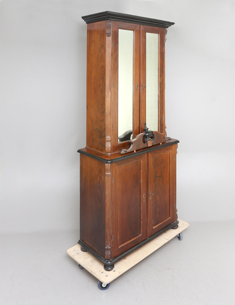 BOKSKÅP, 18/1900-tal.