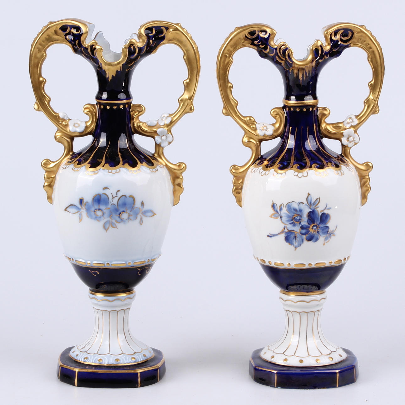 VASER, ett par, Royal Dux, Tjeckoslovakien, 1900-tal.