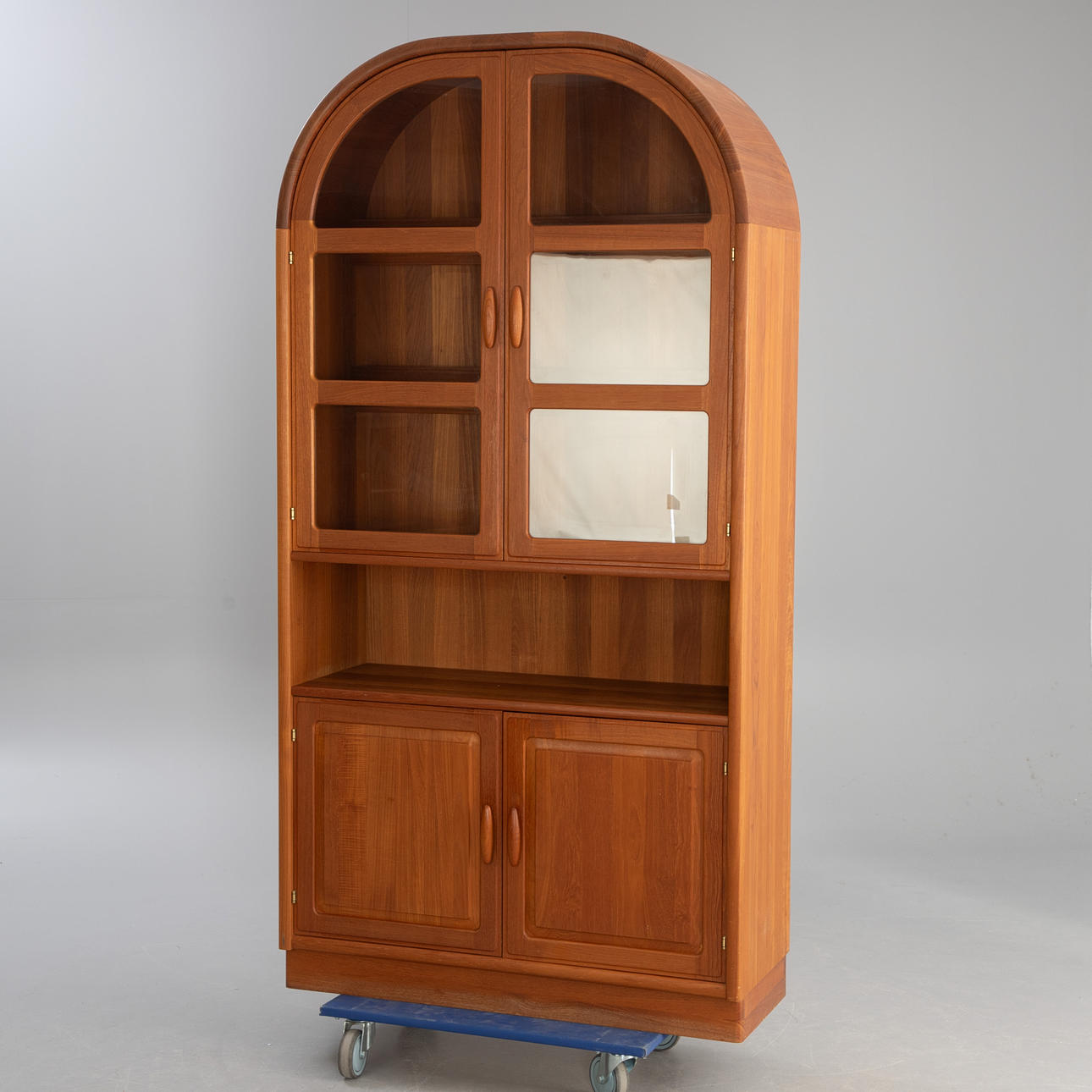 Dyrlund, Teak Vitrine.