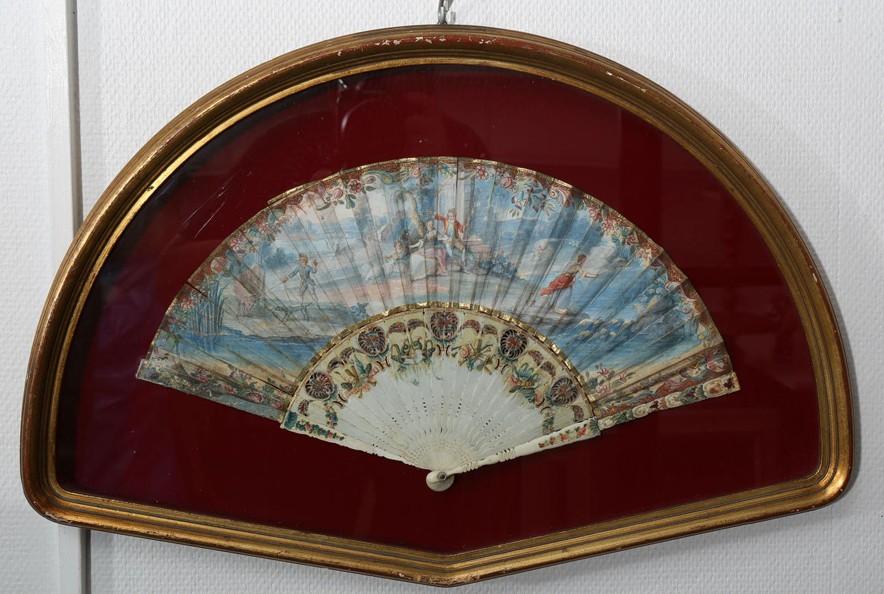 SOLFJÄDER, handmålad, Frankrike, 1700-tal.