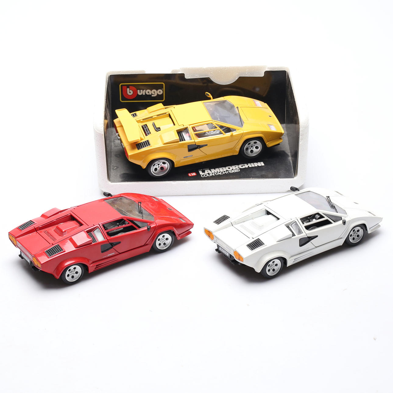 MODEL CARS, 3 pcs, 1:18, Lamborghini Countach(1988), Bburago