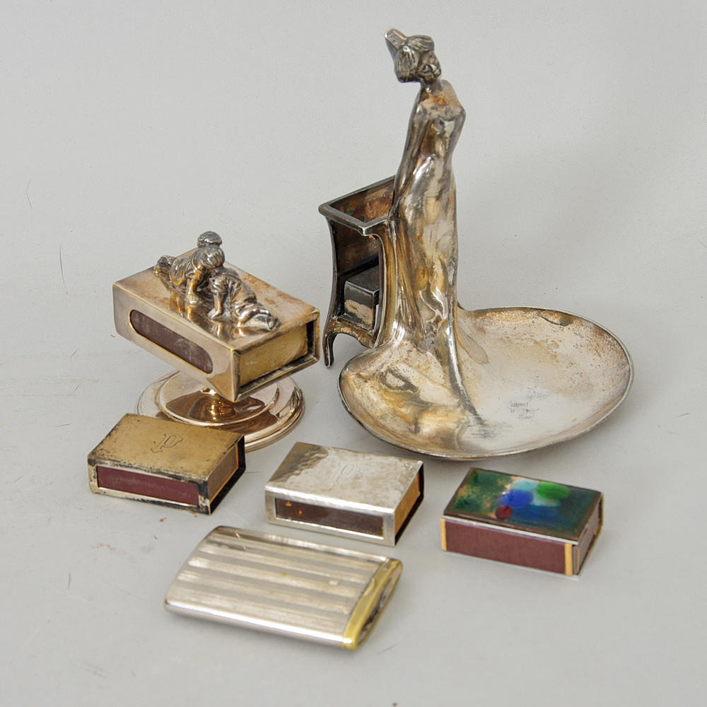 TOBAKIANA, askfat jugend samt tändstickshållare.