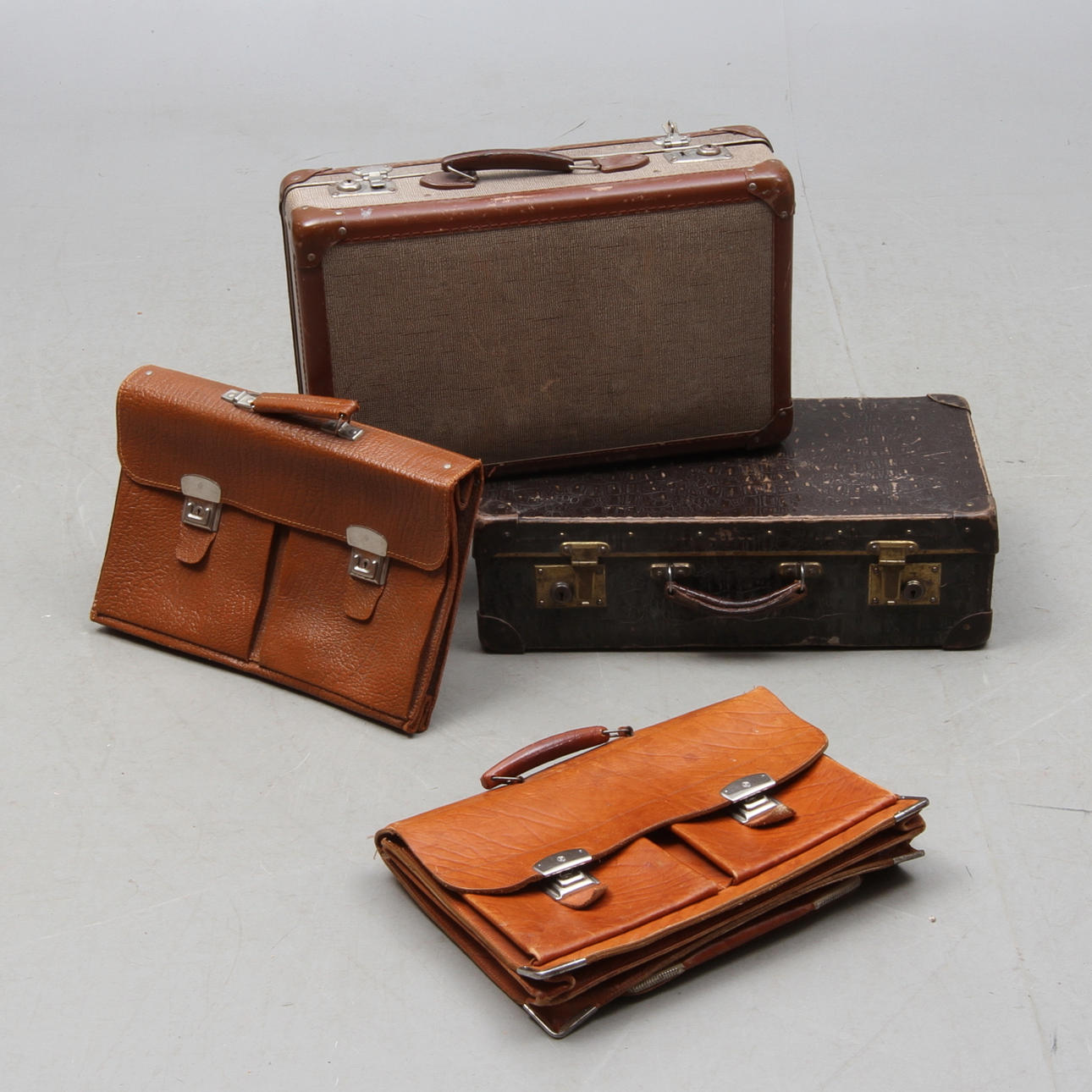 VÄSKOR, 4 st, 1900-tal.