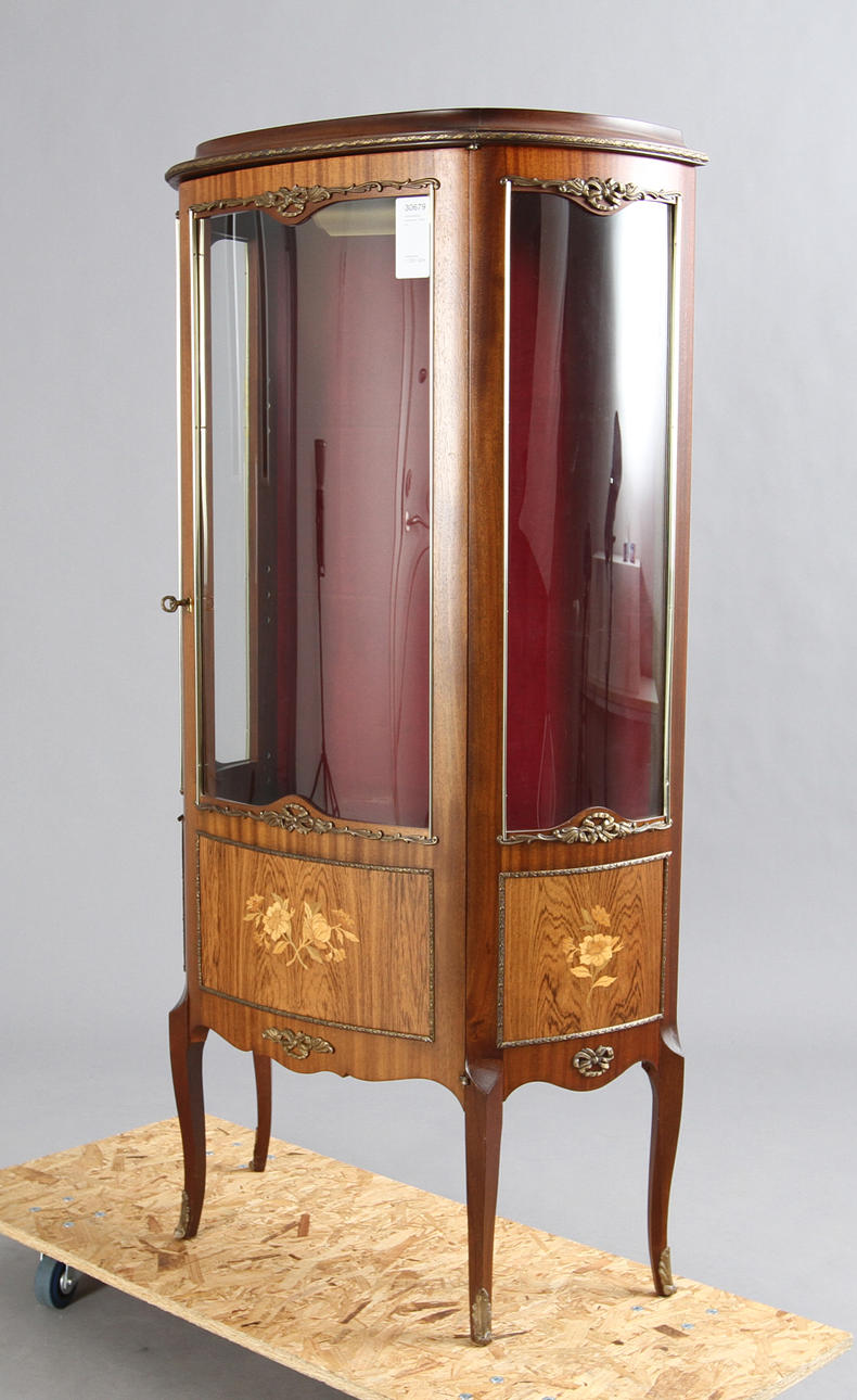 VITRINSKÅP, rokokostil, 1900-tal.