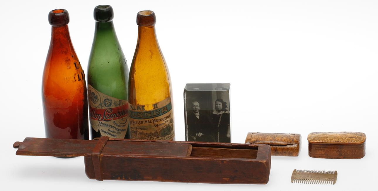 DIVERSE, flaskor, snusdosor mm.