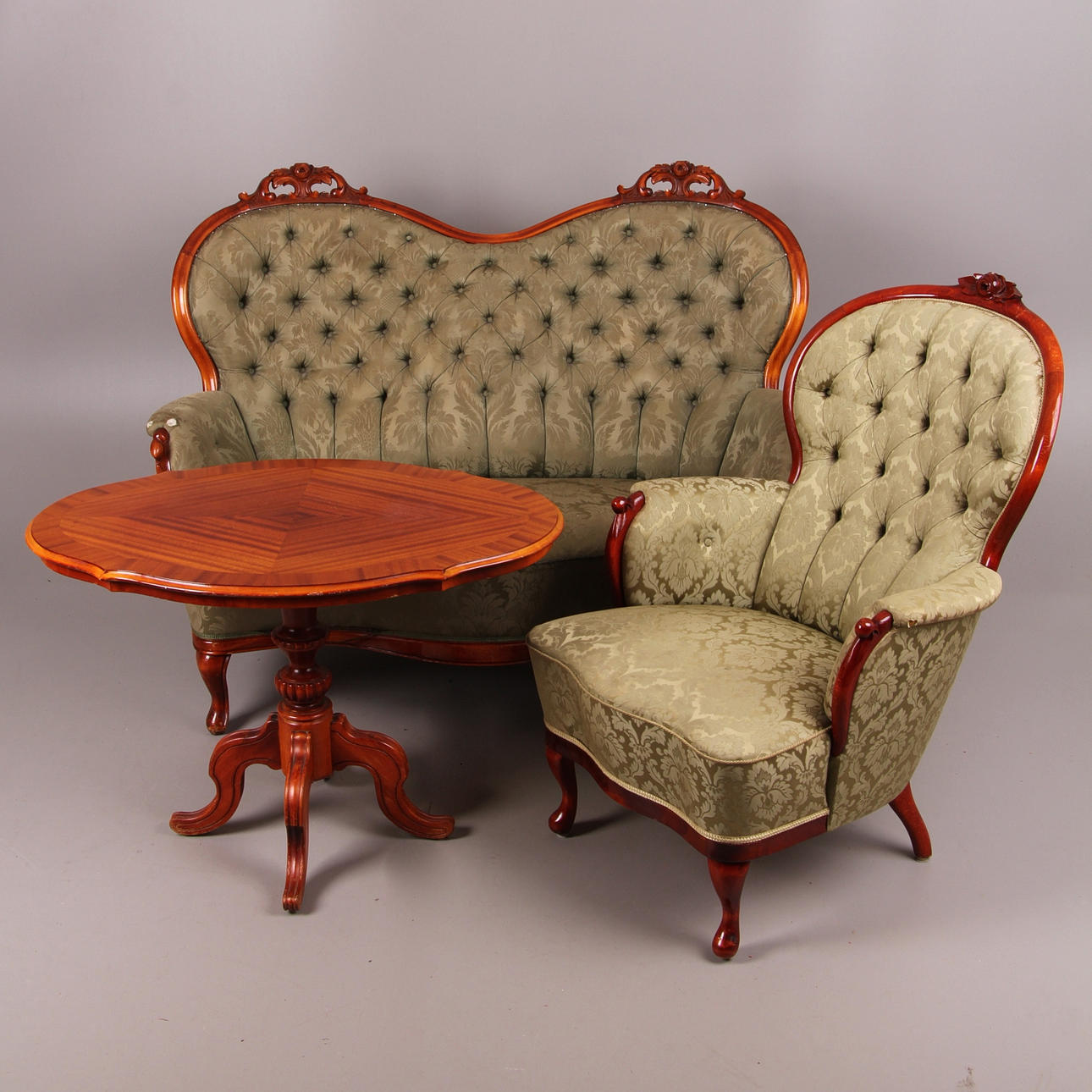 SALONGSGRUPP, 3 delar, rokokostil, 1900-tal.