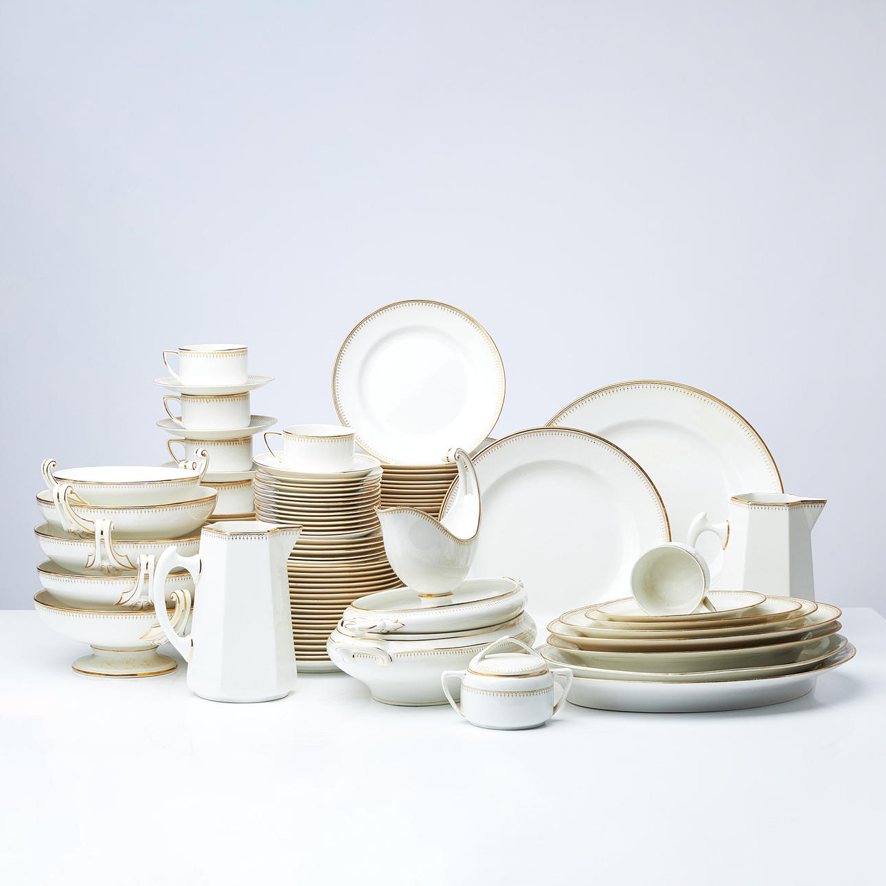 RÖRSTRAND. Dining set, 116 pieces, "Empire", gold border decoration.