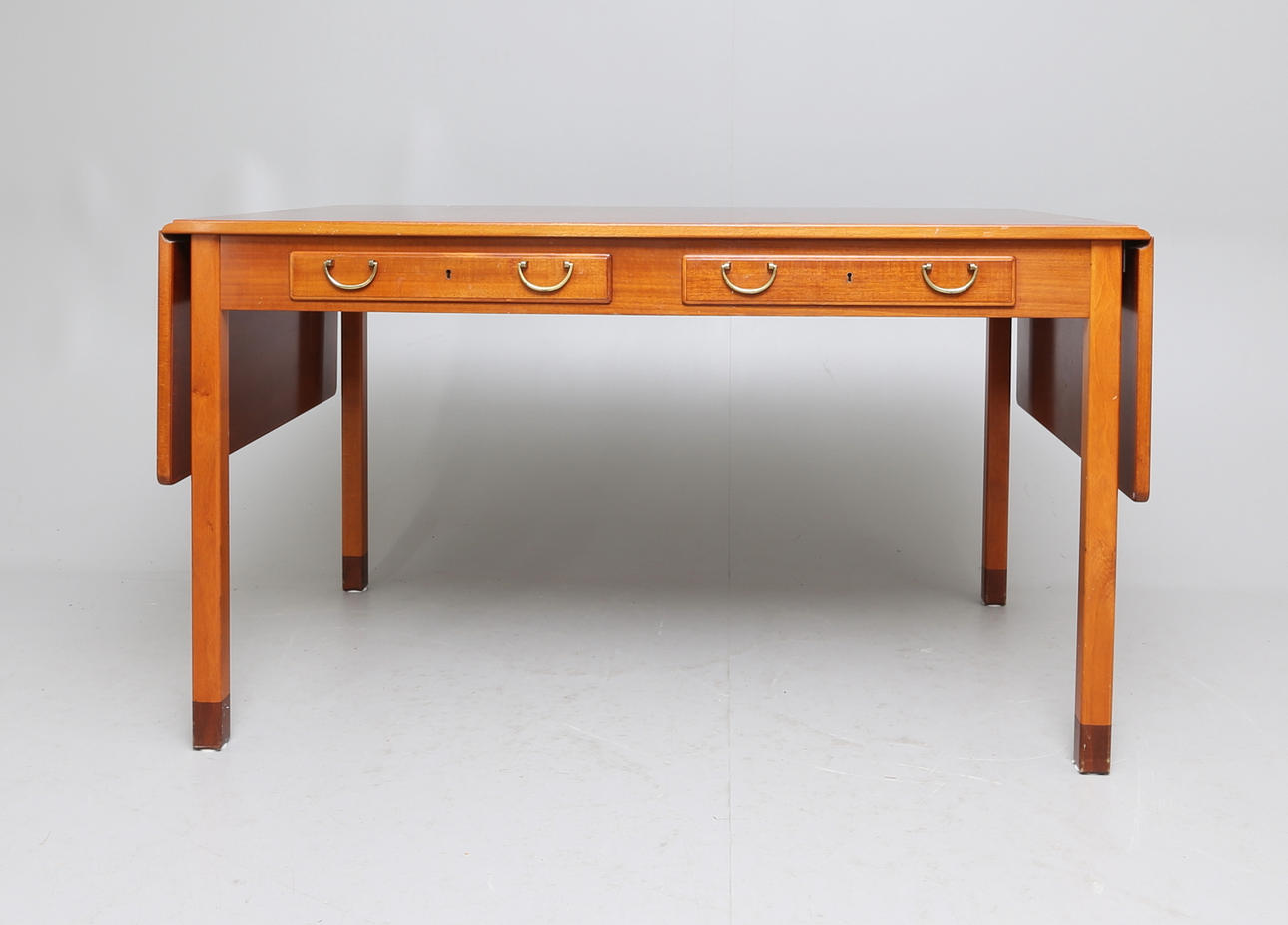 SKRIVBORD, mahogny, David Rosén för Nordiska Kompaniet, 1950-tal.