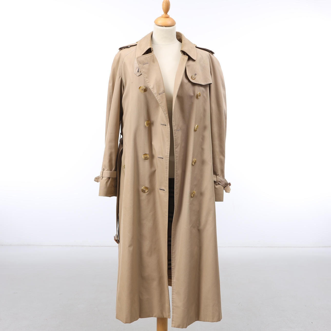 BURBERRY, abrigo / gabardina, Inglaterra.