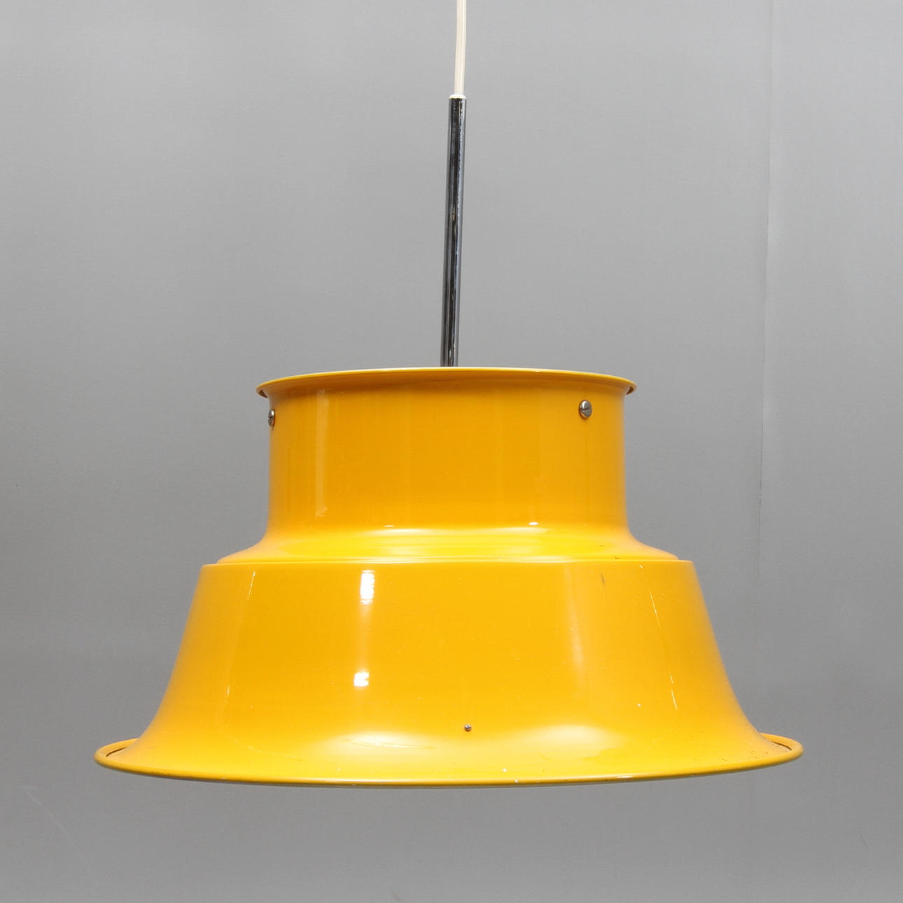 TAKLAMPA, gullackerad plåt, 1900-tal.