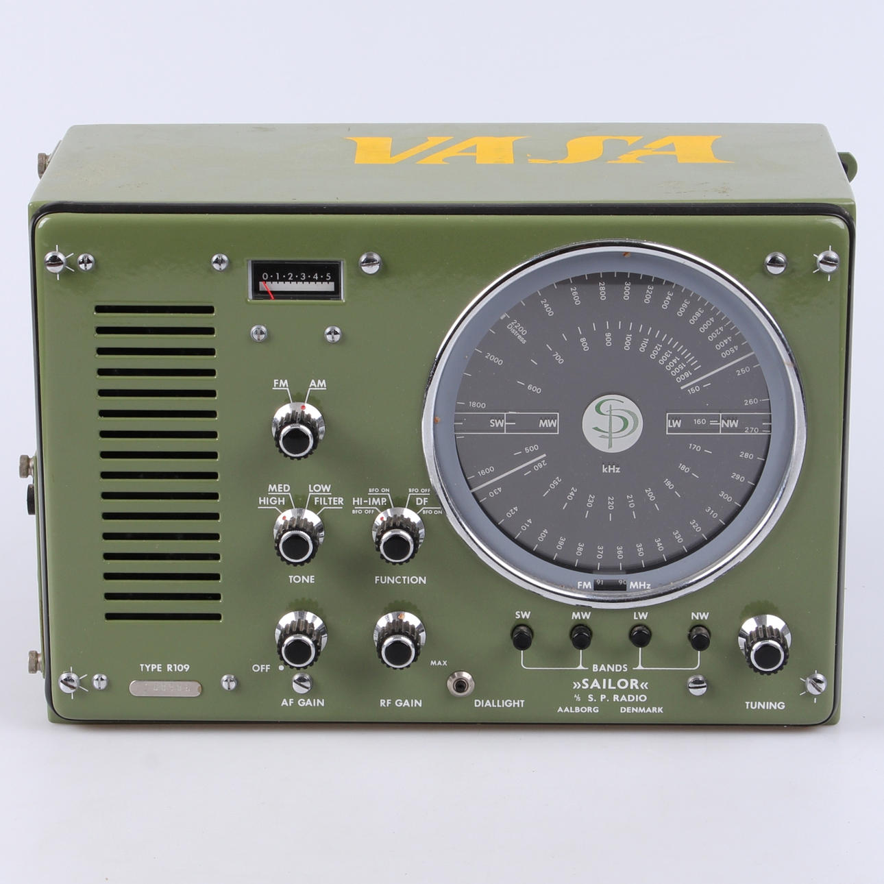 FARTYGSRADIO, plåt, "Sailor SP Radio, R109", Aalborg, Danmark, 1970-tal.