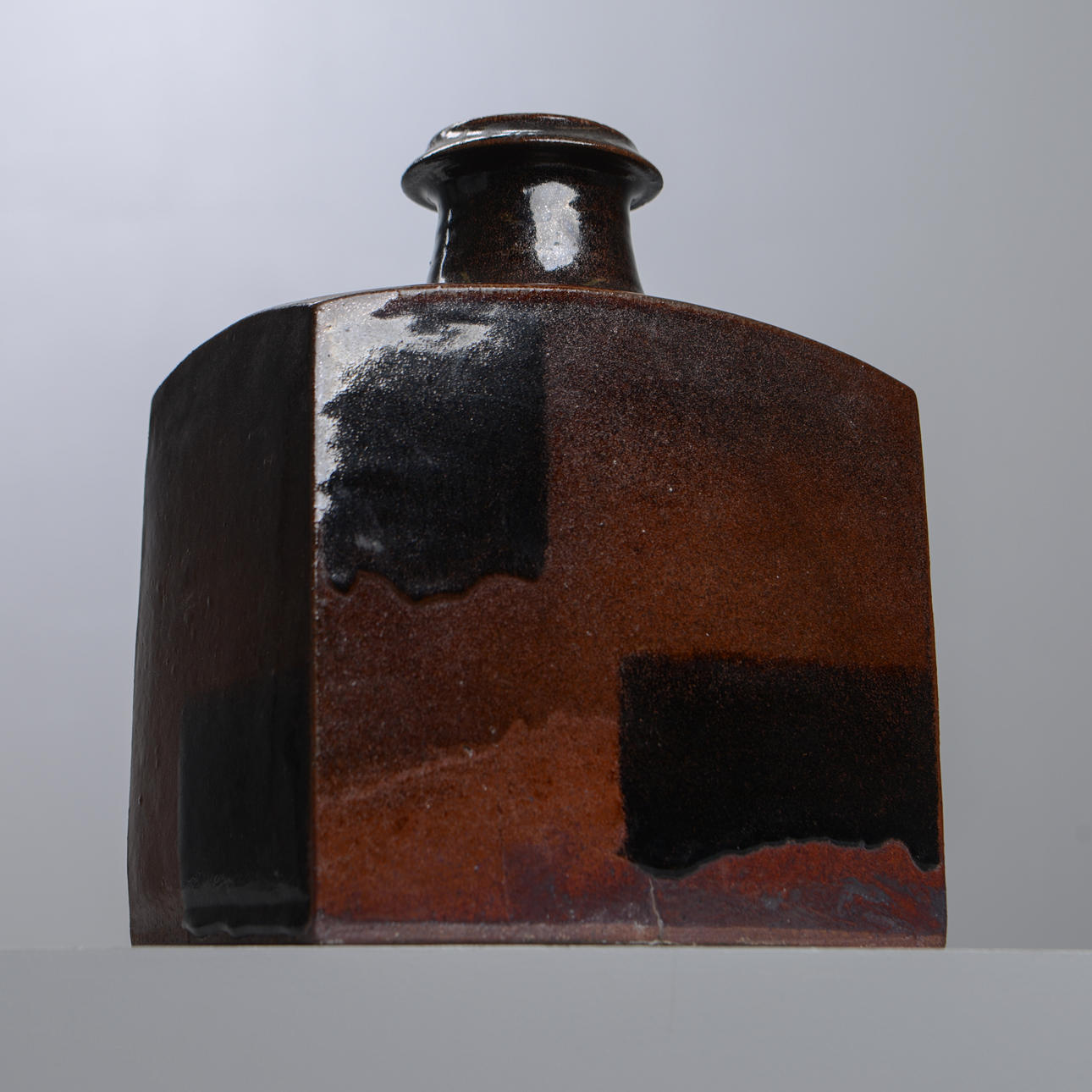 FINN LYNGGAARD. Vase, stentøj, Danmark.