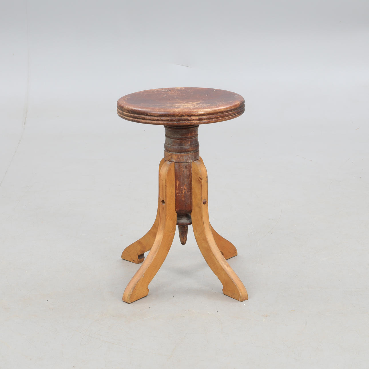 PIANOPALL, höj/sänkbar.