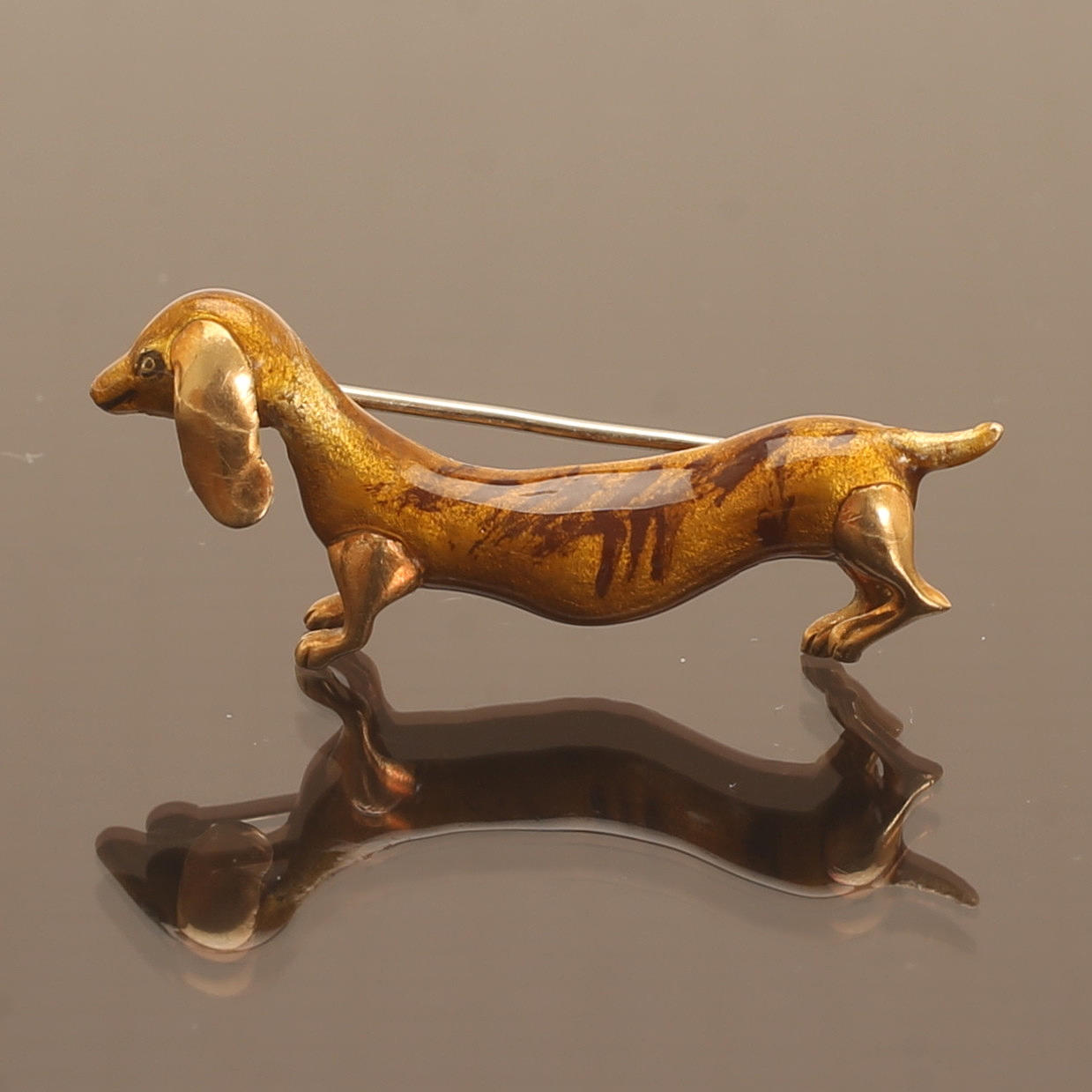 BROSCHE, 18 Karat Gold, Hund.