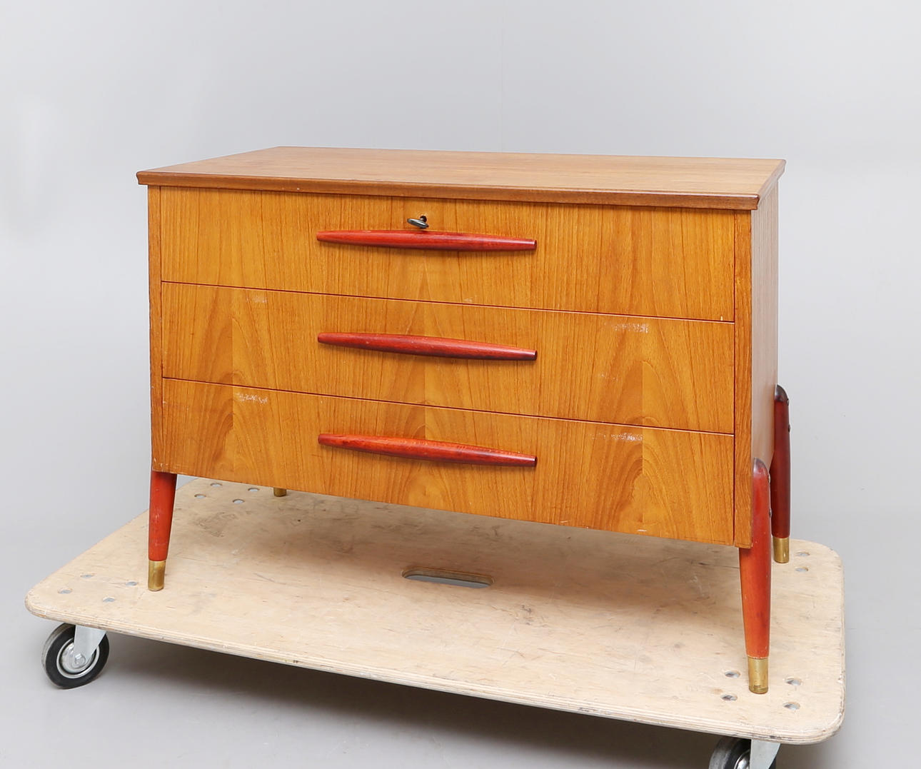 BYRÅ, teak, 1950-tal.