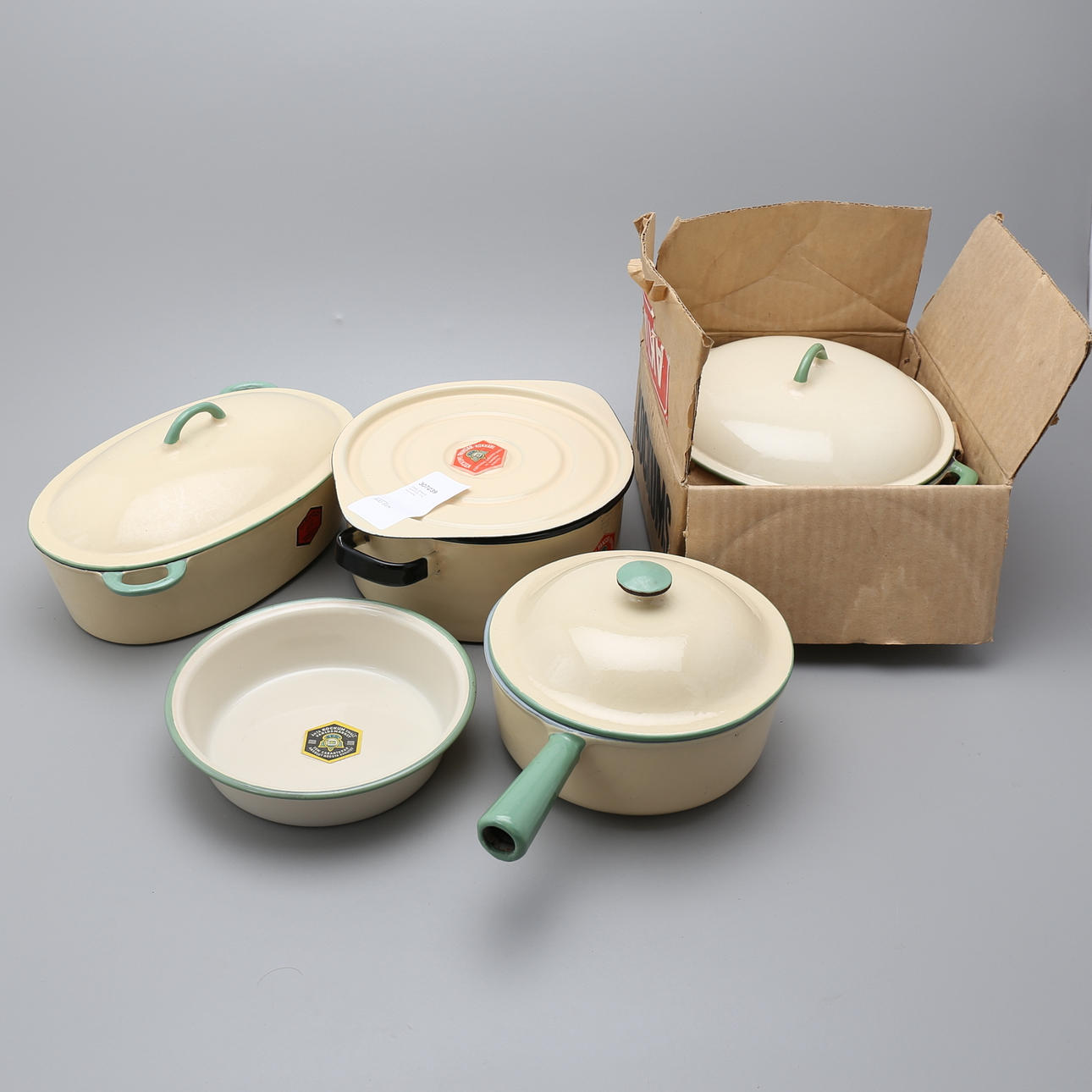 EMALJERADE GRYTOR, 5 st, Kockums.